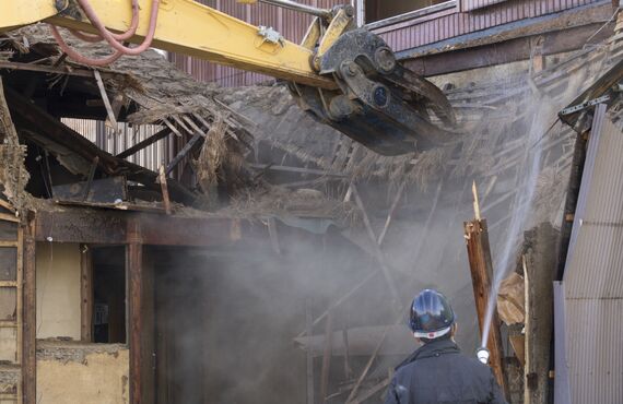 頑丈な鉄骨も安全に解体できる確かな技術力 | 豊島区を拠点に解体工事を請け負う株式会社KFプロジェクト